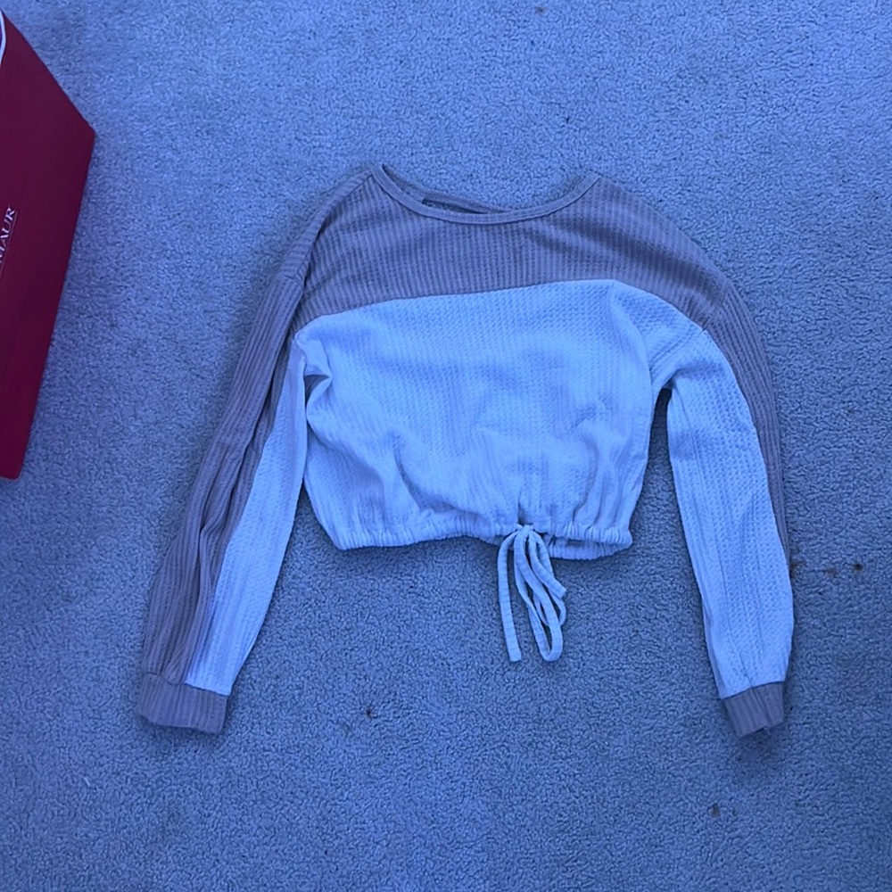 Super cute crop hollister sweater, barley worn
